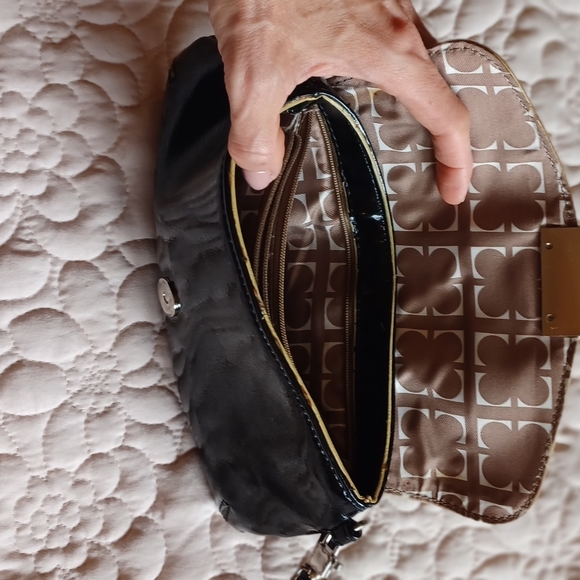 Vintage late 90s Liz Claiborne black patent clover design clutch wristlet - Picture 9 of 11